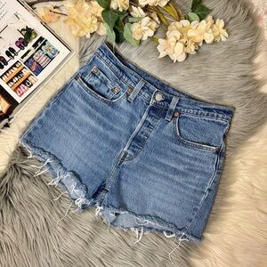 Levi’s 501 High Rise Button Fly Women’s Cutoff Medium Wash Denim Shorts Sz 26